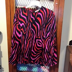 CARLISLE silk top includes a scarf